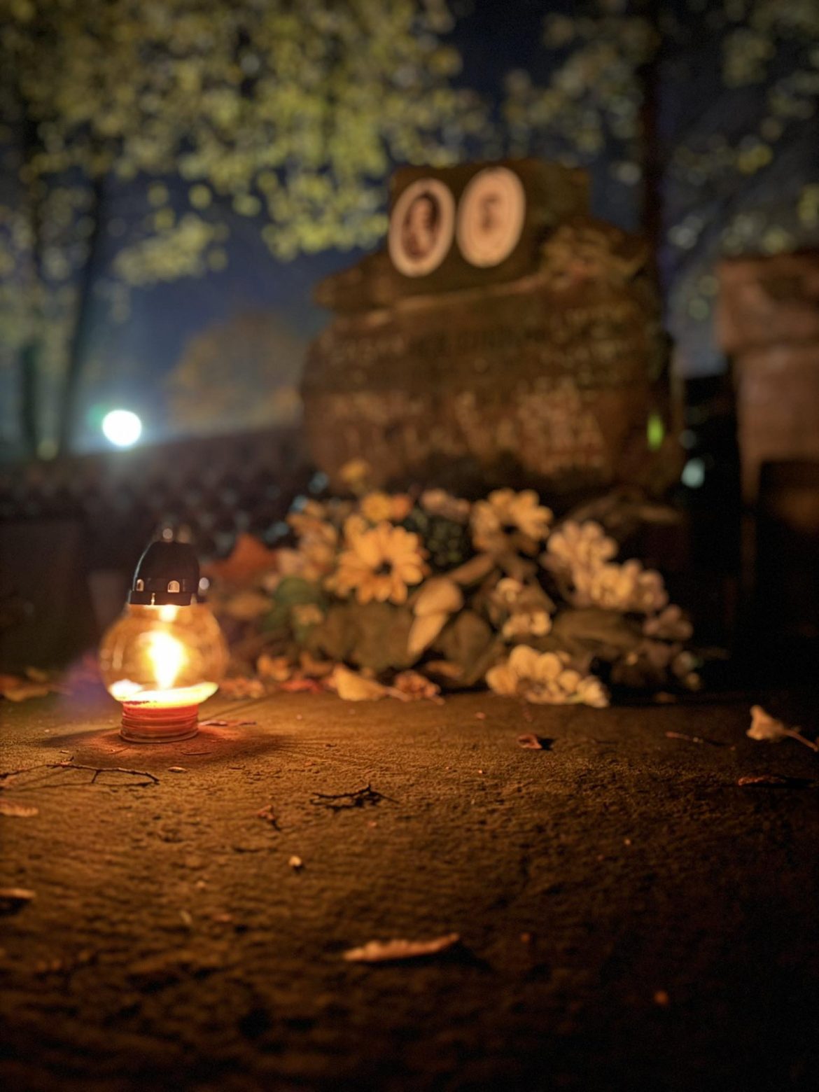 Ubezpieczenie nagrobka - ile kosztuje i kiedy się przyda?